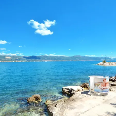 Appartement By The Sea Arbanija, Ciovo - 9700