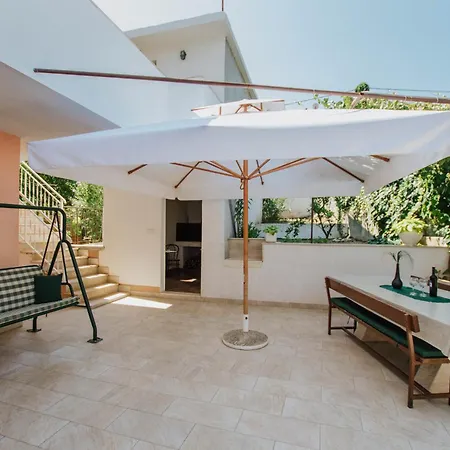 Appartement By The Sea Arbanija, Ciovo - 9700